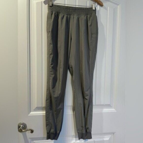 Lululemon  Mid Rise Travel Joggers Green Preppy Neutral Weekend Lounge Active - Picture 2 of 9